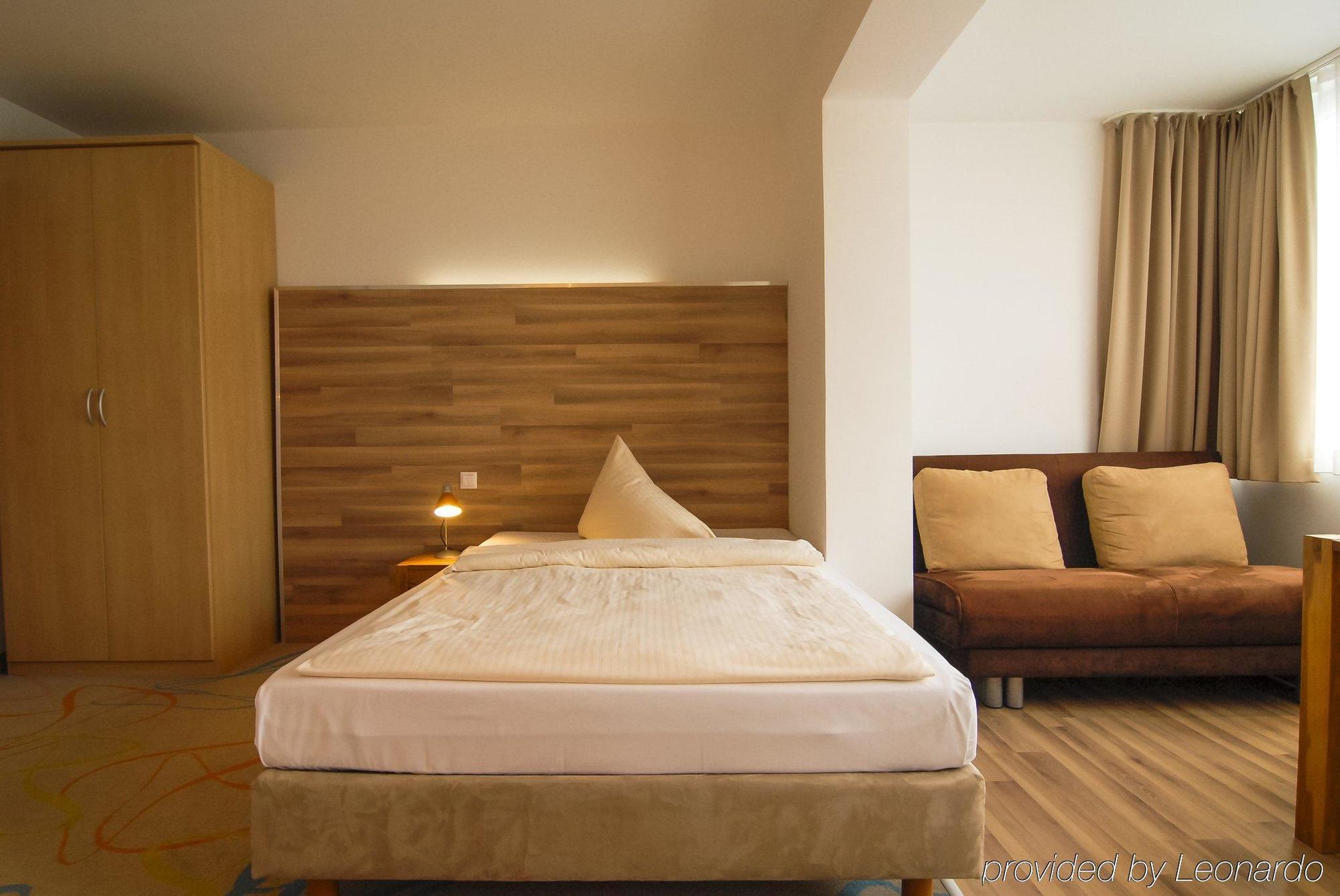 Petul Apart Hotel City Garden إسن المظهر الخارجي الصورة