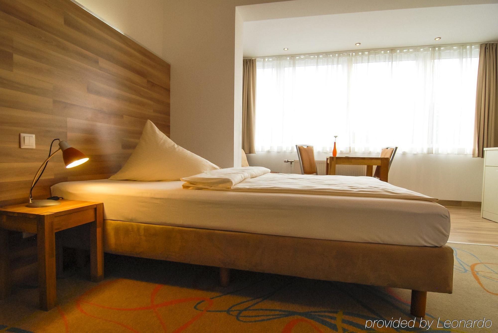Petul Apart Hotel City Garden إسن المظهر الخارجي الصورة
