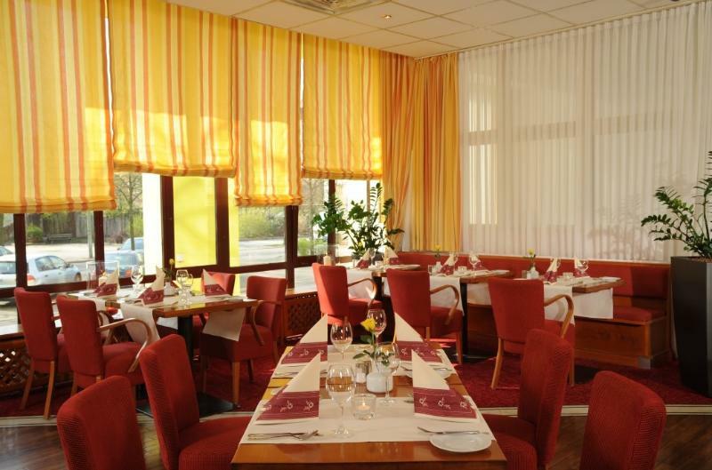 Petul Apart Hotel City Garden إسن المظهر الخارجي الصورة