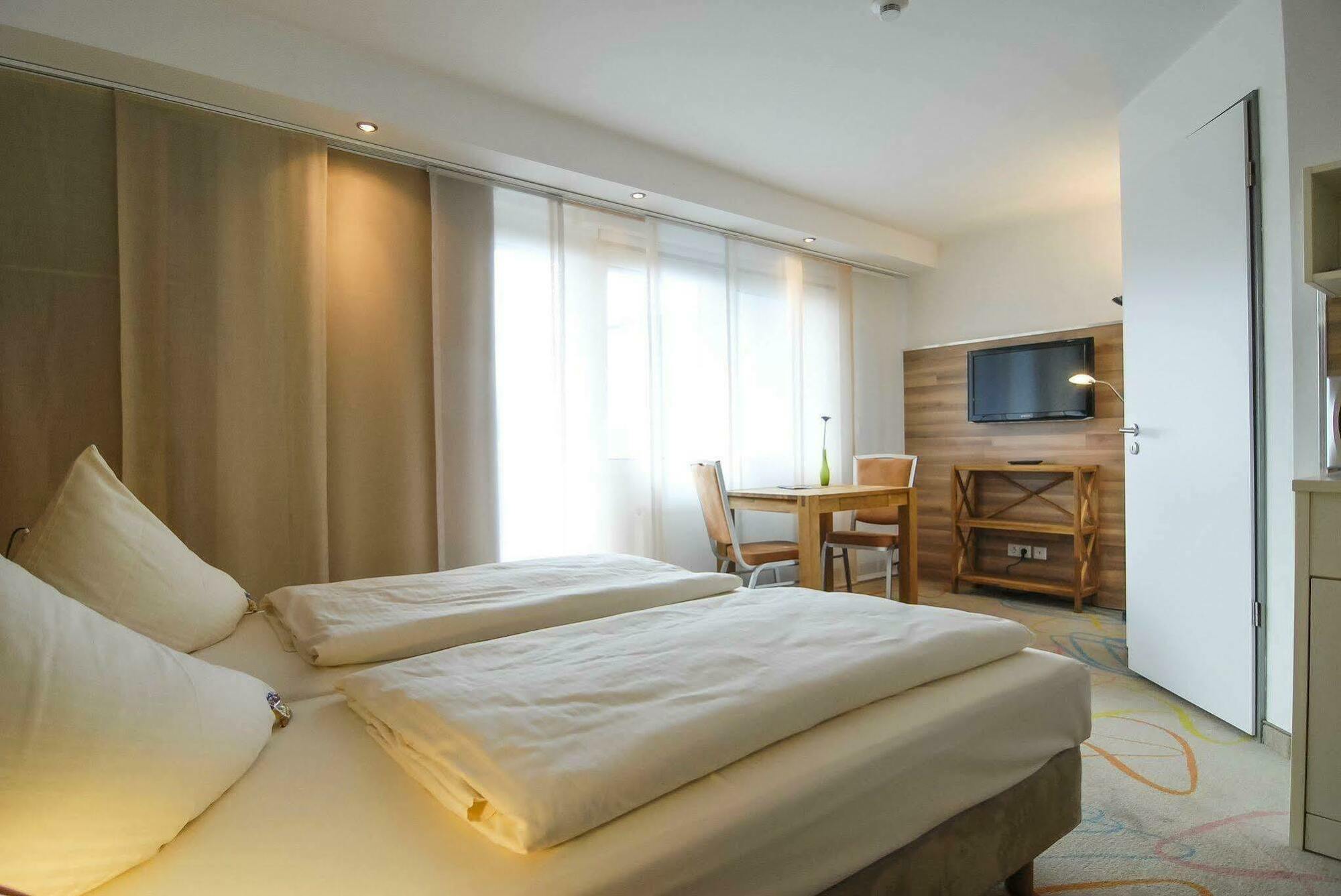 Petul Apart Hotel City Garden إسن المظهر الخارجي الصورة